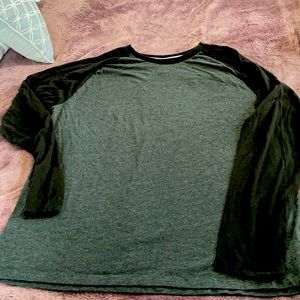 Old navy long sleeved tee